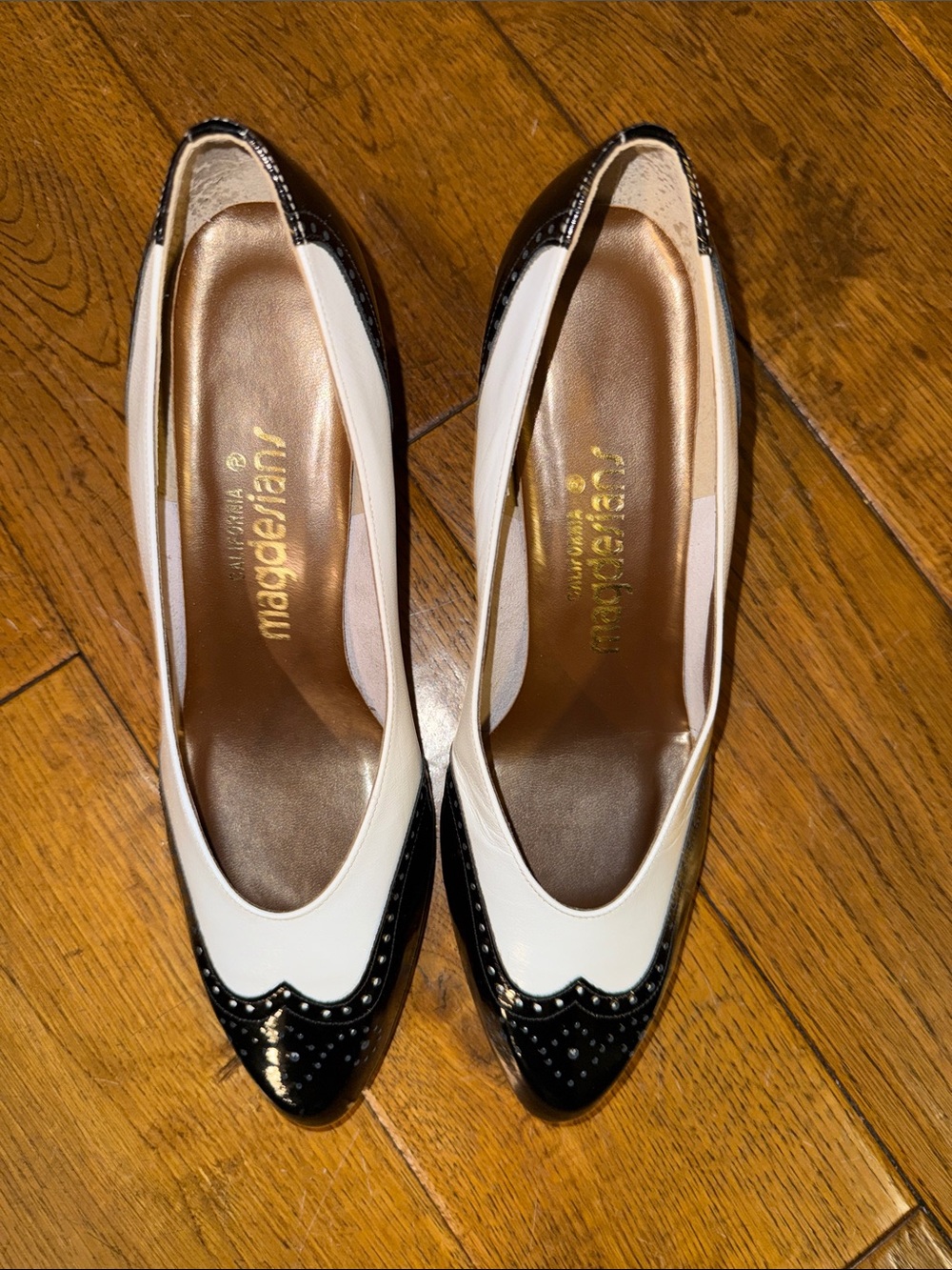 California Magdesians White and Black Women's Pointed Toe Heels